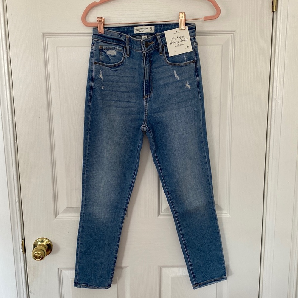 Abercrombie & Fitch Curve Love Skinny Jeans- NWT